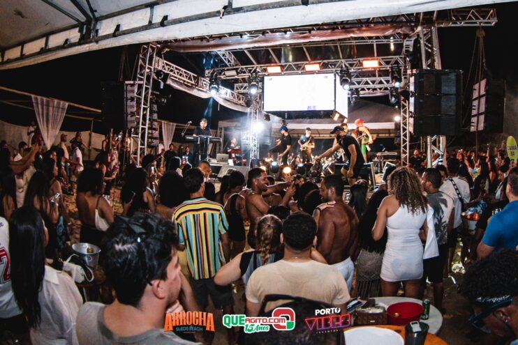 Anna Catarina agita o Arrocha Sueds Beach em Porto Seguro 541