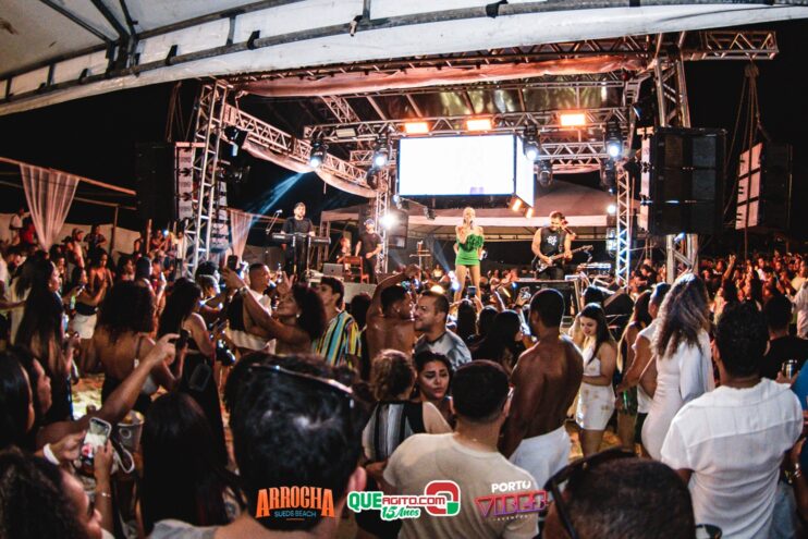 Anna Catarina agita o Arrocha Sueds Beach em Porto Seguro 543