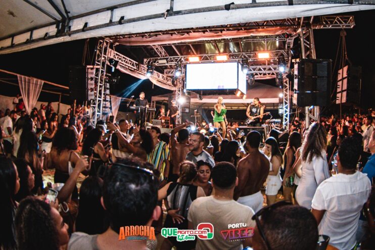 Anna Catarina agita o Arrocha Sueds Beach em Porto Seguro 544