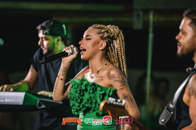 Anna Catarina agita o Arrocha Sueds Beach em Porto Seguro 555