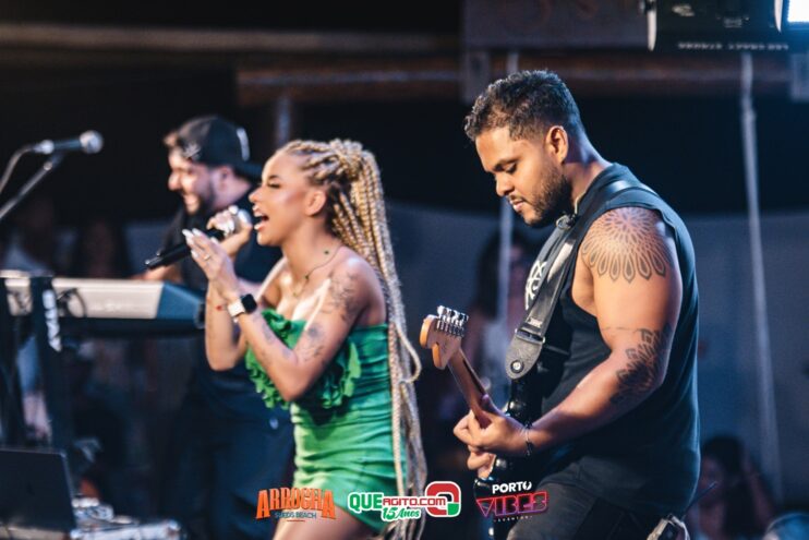 Anna Catarina agita o Arrocha Sueds Beach em Porto Seguro 557