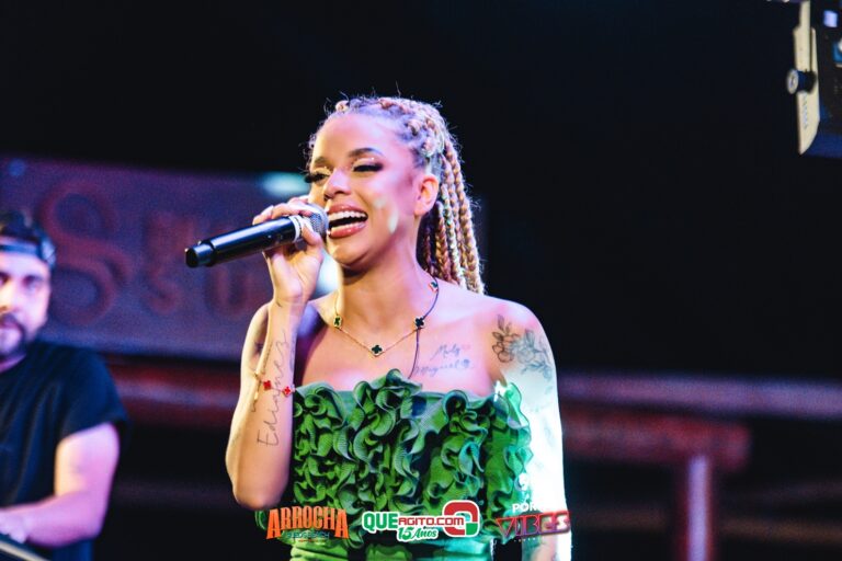 Anna Catarina agita o Arrocha Sueds Beach em Porto Seguro 120