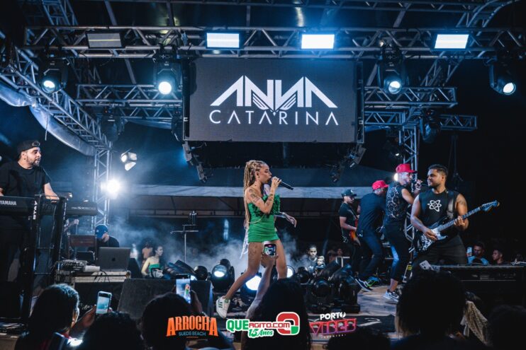 Anna Catarina agita o Arrocha Sueds Beach em Porto Seguro 578