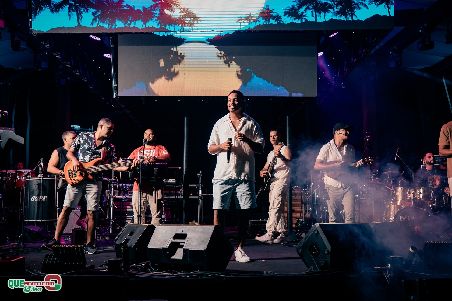 Show eletrizante de Tomate marca a Festa Coqueiral em Arraial d’Ajuda 62