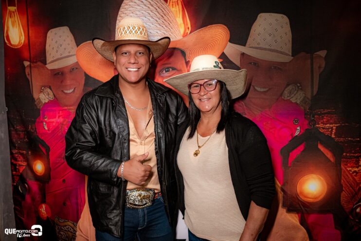 Vall Sylva agita a noite de sexta-feira na Ilha de Guriri com show inesquecível 81