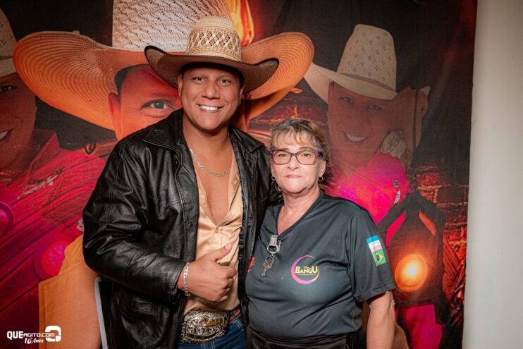 Vall Sylva agita a noite de sexta-feira na Ilha de Guriri com show inesquecível 89