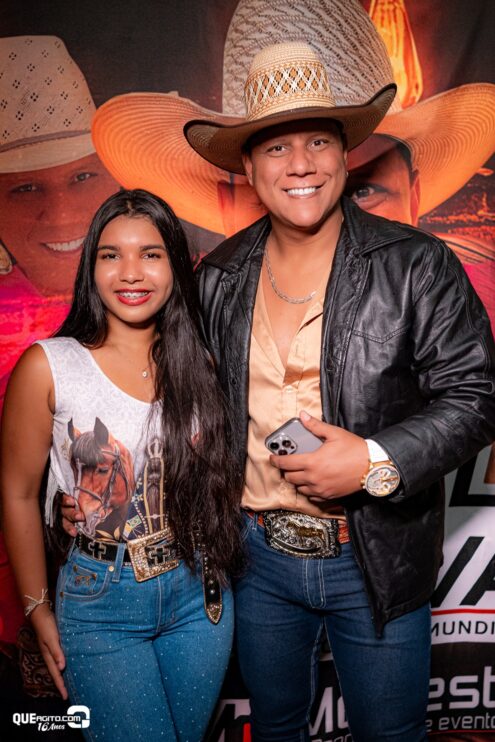 Vall Sylva agita a noite de sexta-feira na Ilha de Guriri com show inesquecível 93