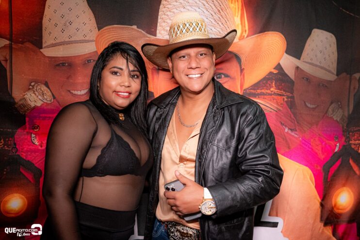 Vall Sylva agita a noite de sexta-feira na Ilha de Guriri com show inesquecível 96