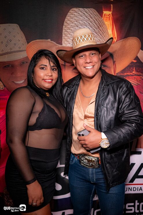 Vall Sylva agita a noite de sexta-feira na Ilha de Guriri com show inesquecível 97