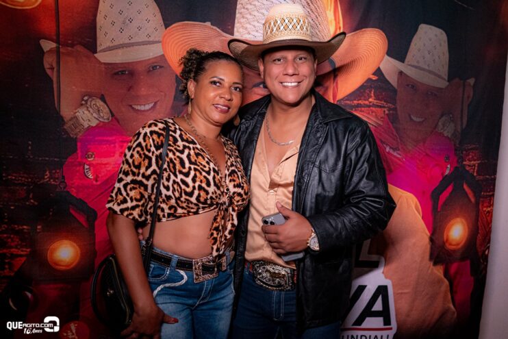 Vall Sylva agita a noite de sexta-feira na Ilha de Guriri com show inesquecível 105