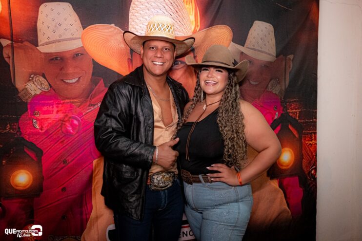 Vall Sylva agita a noite de sexta-feira na Ilha de Guriri com show inesquecível 111