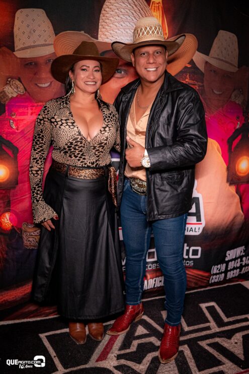 Vall Sylva agita a noite de sexta-feira na Ilha de Guriri com show inesquecível 112