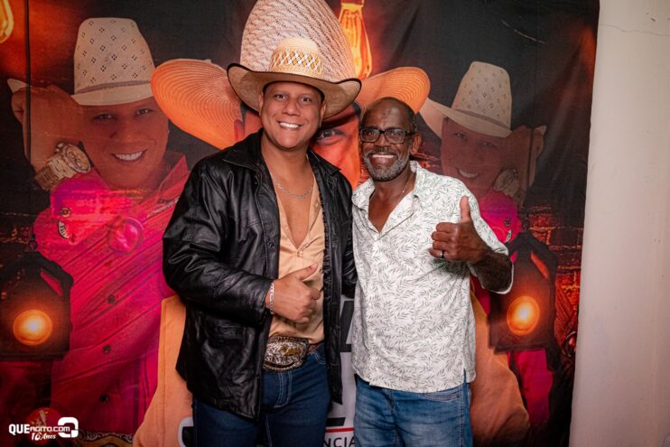 Vall Sylva agita a noite de sexta-feira na Ilha de Guriri com show inesquecível 120