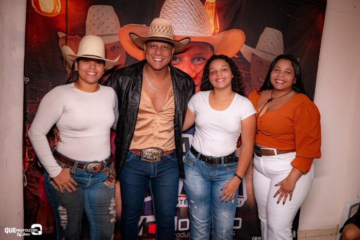 Vall Sylva agita a noite de sexta-feira na Ilha de Guriri com show inesquecível 122