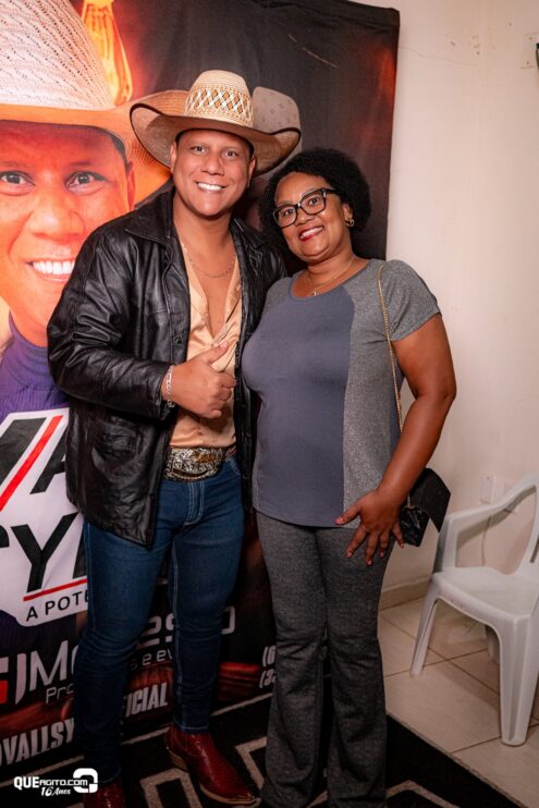 Vall Sylva agita a noite de sexta-feira na Ilha de Guriri com show inesquecível 136