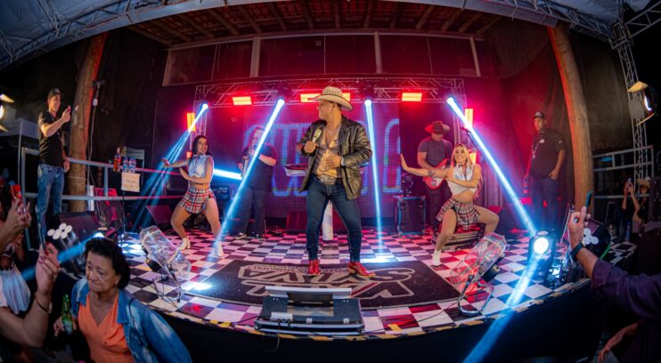 Vall Sylva agita a noite de sexta-feira na Ilha de Guriri com show inesquecível 140