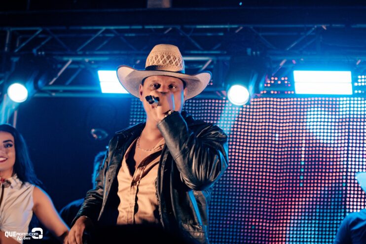 Vall Sylva agita a noite de sexta-feira na Ilha de Guriri com show inesquecível 176