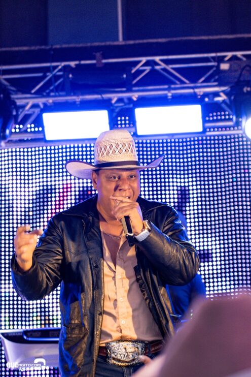 Vall Sylva agita a noite de sexta-feira na Ilha de Guriri com show inesquecível 184