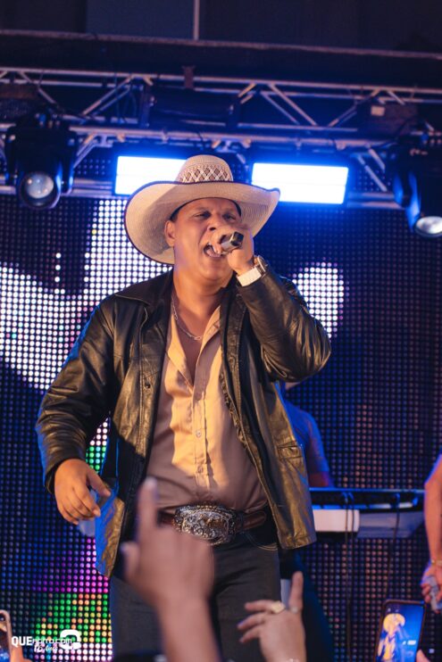 Vall Sylva agita a noite de sexta-feira na Ilha de Guriri com show inesquecível 187