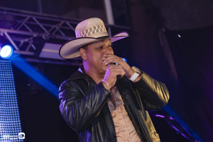 Vall Sylva agita a noite de sexta-feira na Ilha de Guriri com show inesquecível 196