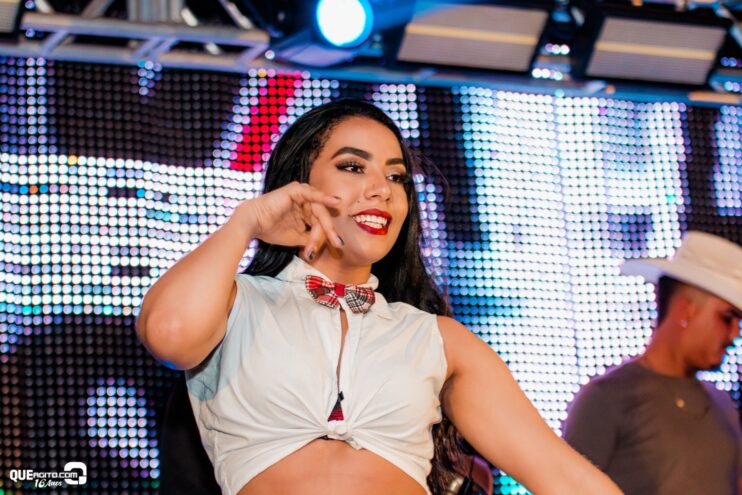 Vall Sylva agita a noite de sexta-feira na Ilha de Guriri com show inesquecível 198