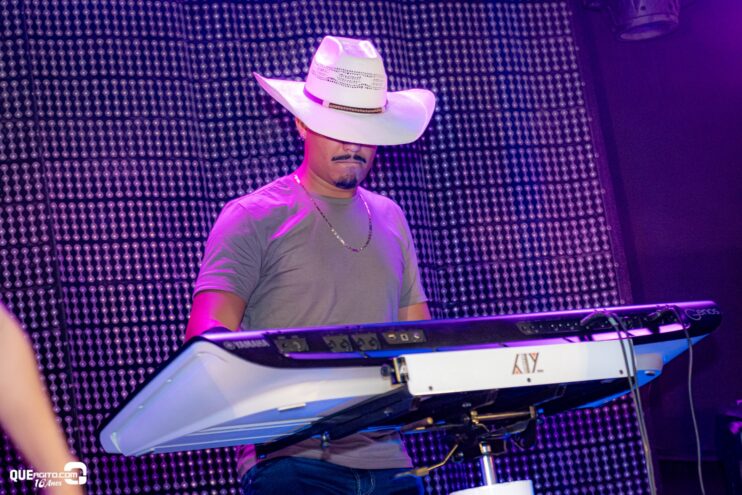 Vall Sylva agita a noite de sexta-feira na Ilha de Guriri com show inesquecível 201