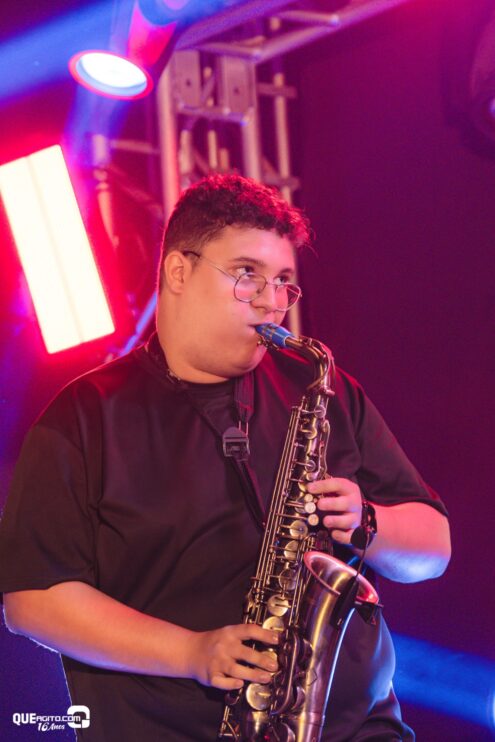 Vall Sylva agita a noite de sexta-feira na Ilha de Guriri com show inesquecível 220