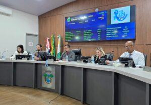 Câmara de Eunápolis aprova sete projetos em sessão nesta quinta-feira Câmara de Eunápolis aprova sete projetos em sessão nesta quinta-feira 3