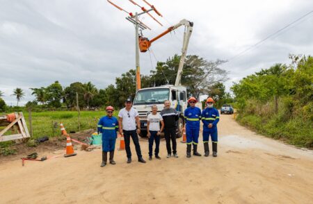 Deputada Cláudia Oliveira viabiliza extensão da rede de energia elétrica para ativar sistema de abastecimento de água na zona rural de Eunápolis 131
