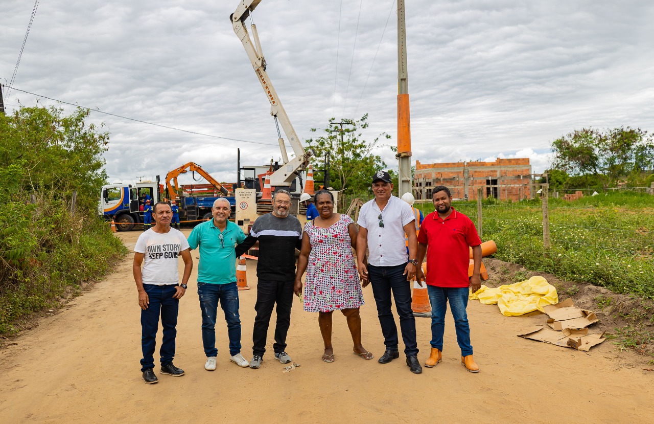 Deputada Cláudia Oliveira viabiliza extensão da rede de energia elétrica para ativar sistema de abastecimento de água na zona rural de Eunápolis 8