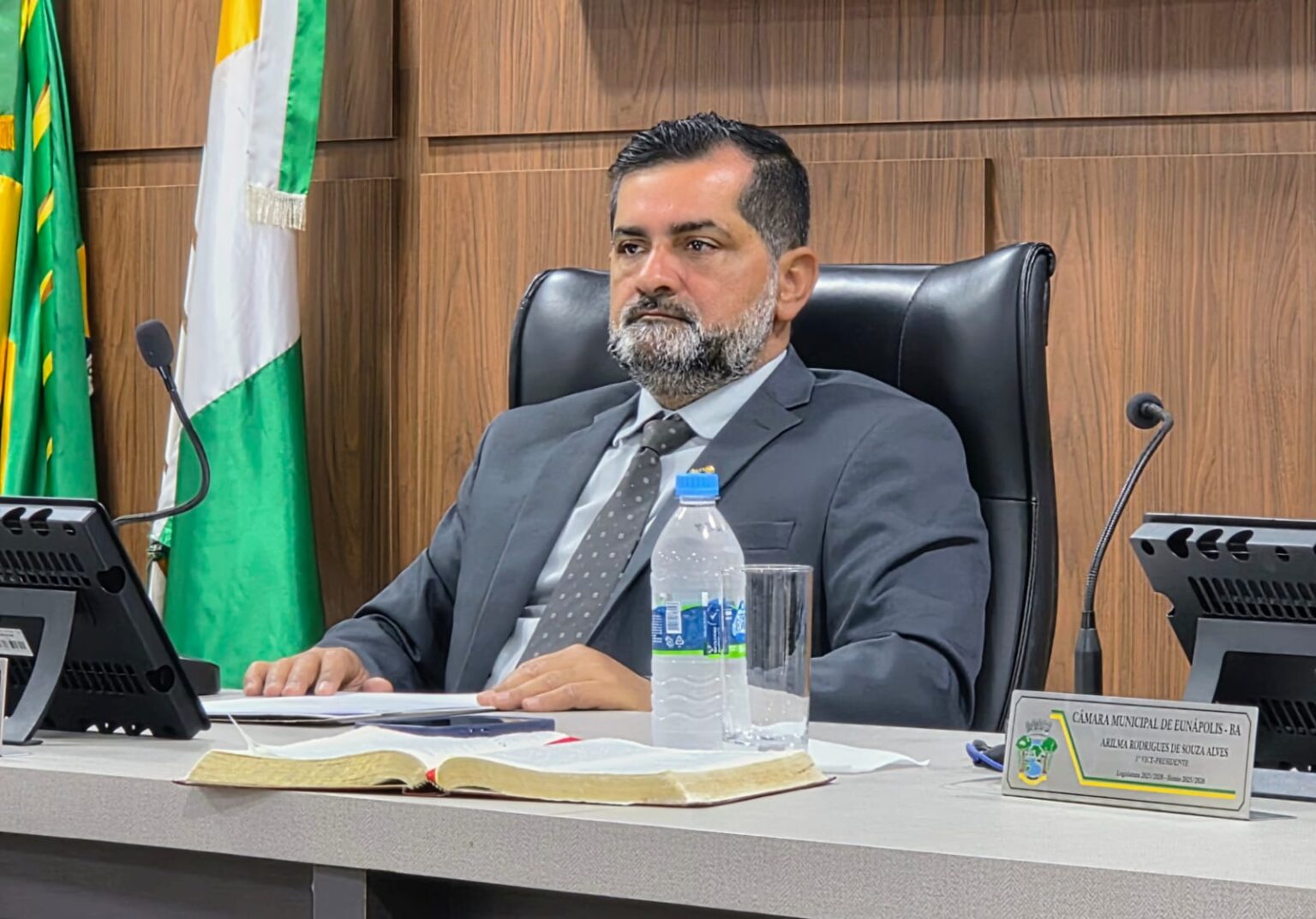 Abandono de fiação elétrica: projeto obriga empresa a alinhar ou retirar fios não utilizados em postes 9