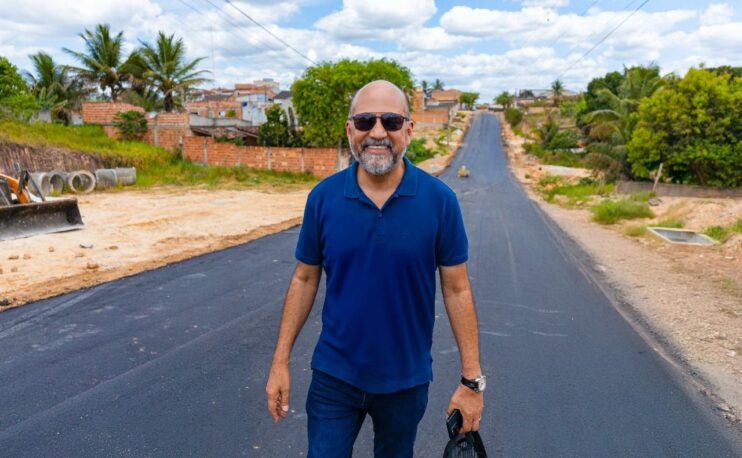 Prefeito Robério vistoria início da etapa final de pavimentação na Rua Adolpho Xavier 6