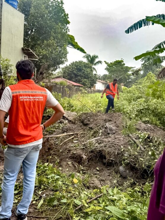 Prefeitura de Porto Seguro mobiliza equipes em regime de plantão após acúmulo de chuvas nas últimas horas 17