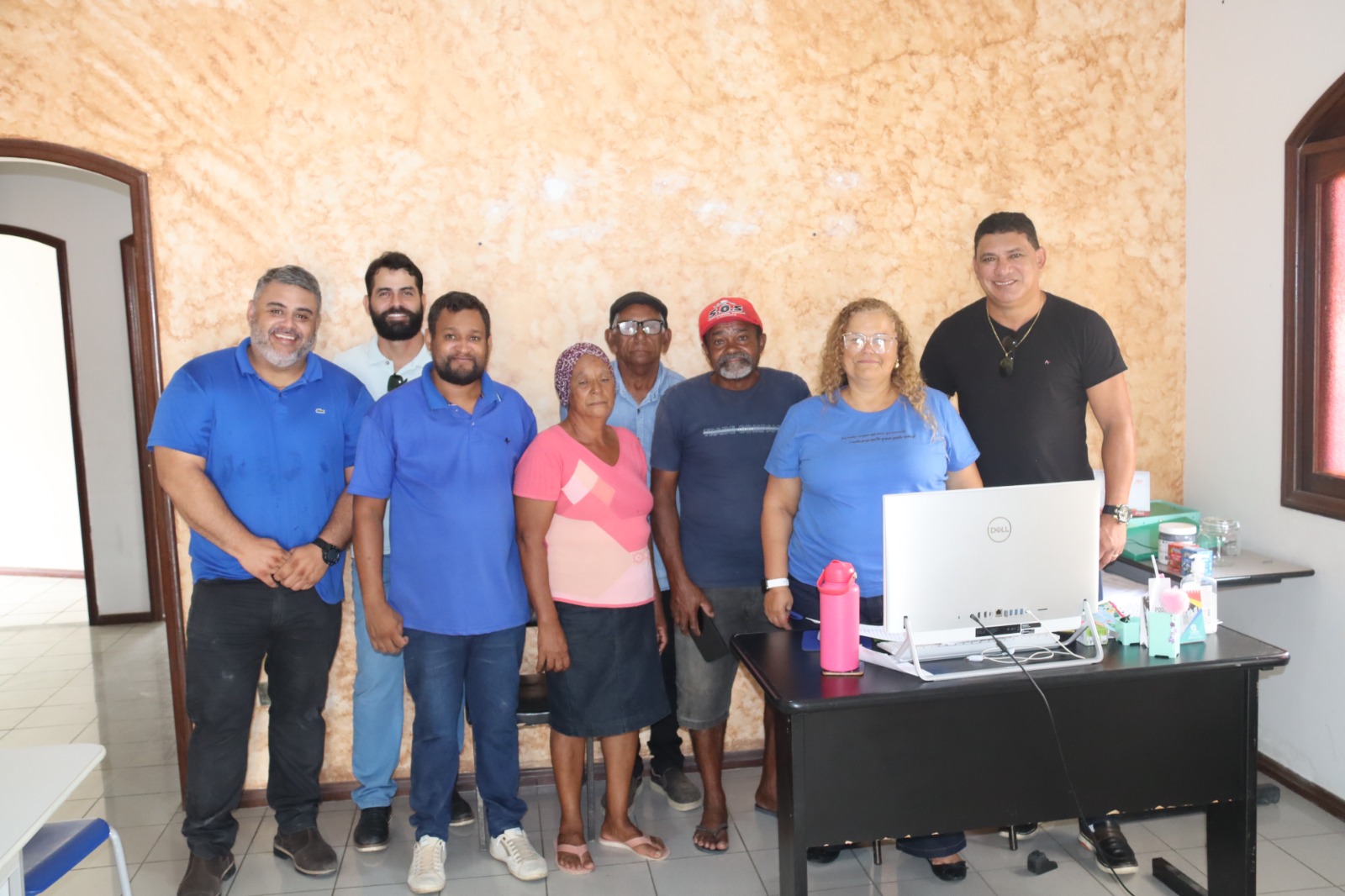 Prefeitura de Eunápolis inicia entregas de alimentos do PAA 19