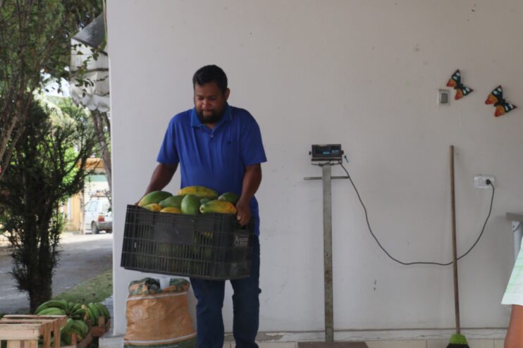 Prefeitura de Eunápolis inicia entregas de alimentos do PAA 15