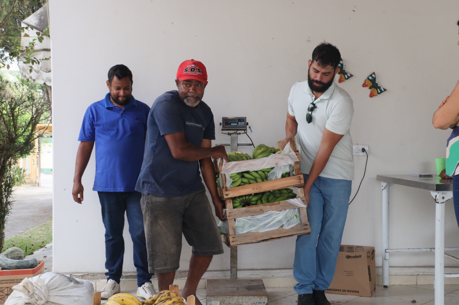 Prefeitura de Eunápolis inicia entregas de alimentos do PAA 15