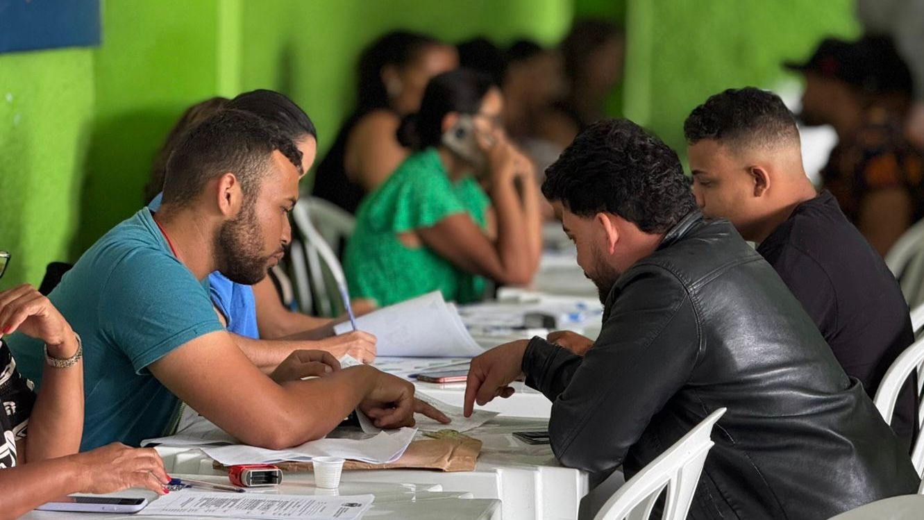 Processos seletivos de Eunápolis chegam à fase final de inscrição entrega de documentos 5