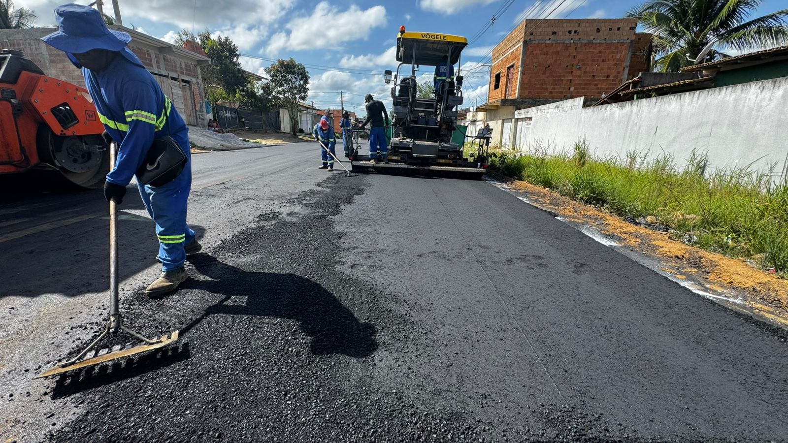 Prefeitura de Eunápolis avança com obras de macrodrenagem e pavimentação na Rua Adolfo Xavier 15