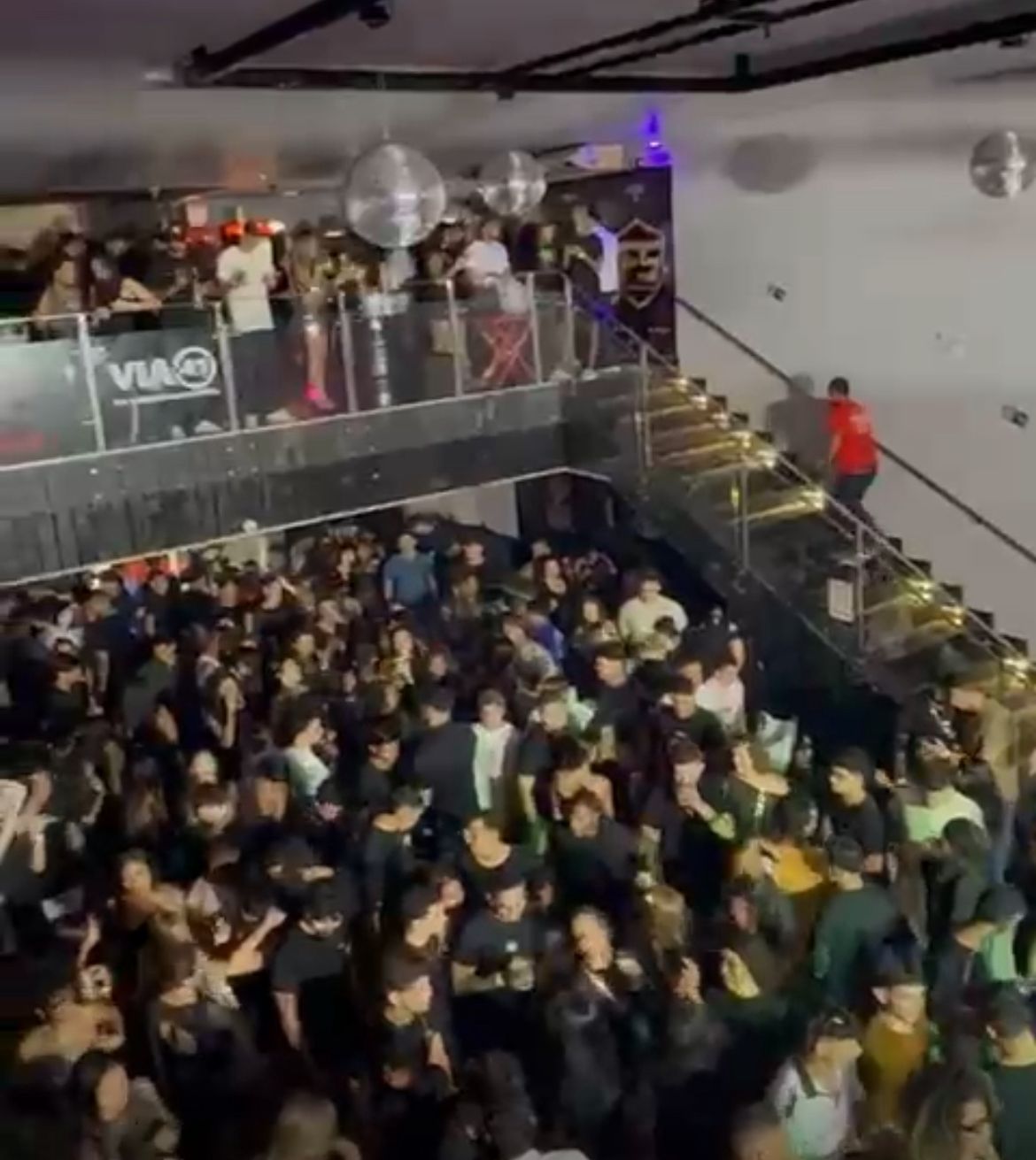 Com ingressos esgotados, DJ Gonzaga agita a Empório 55 em Eunápolis 52