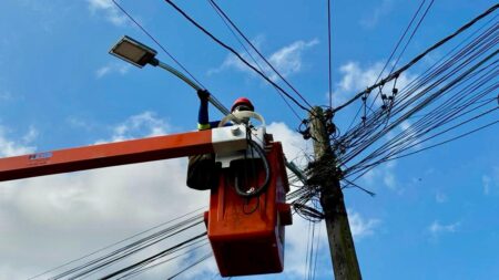 Prefeitura de Eunápolis mantém intensificada ações de iluminação pública e chega ao Bairro Delta Park 125