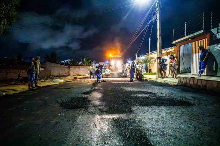 Obra da Prefeitura: moradores comemoram serviço de drenagem e asfalto na Rua Chade, em Eunápolis 9