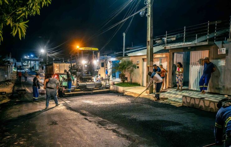 Obra da Prefeitura: moradores comemoram serviço de drenagem e asfalto na Rua Chade, em Eunápolis 12