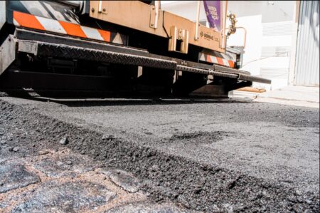 Prefeitura de Porto Seguro amplia obras de repavimentação do bairro Baianão com asfalto de qualidade 129