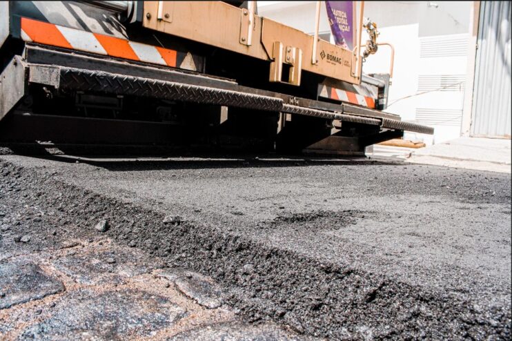 Prefeitura de Porto Seguro amplia obras de repavimentação do bairro Baianão com asfalto de qualidade 4