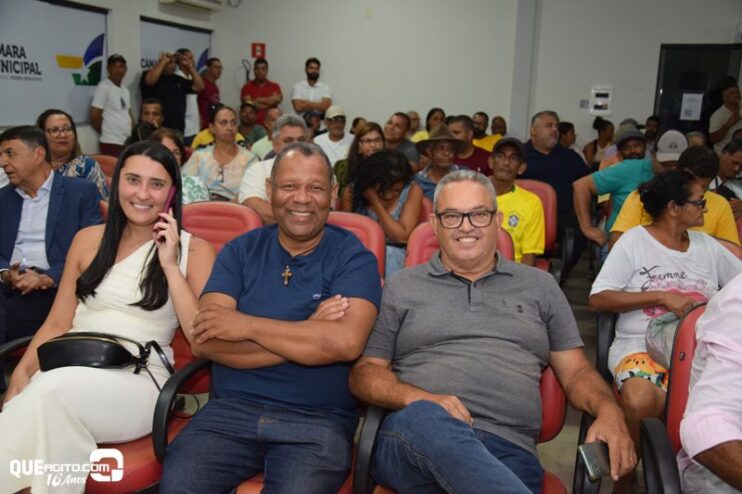 Prefeitura de Eunápolis entrega mais de 300 títulos de propriedade a famílias do município 18