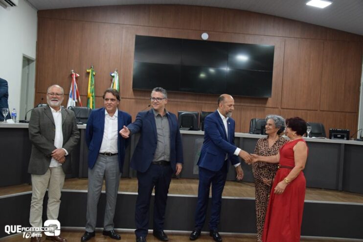 Prefeitura de Eunápolis entrega mais de 300 títulos de propriedade a famílias do município 53