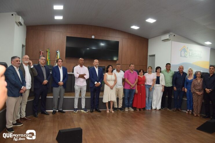 Prefeitura de Eunápolis entrega mais de 300 títulos de propriedade a famílias do município 67