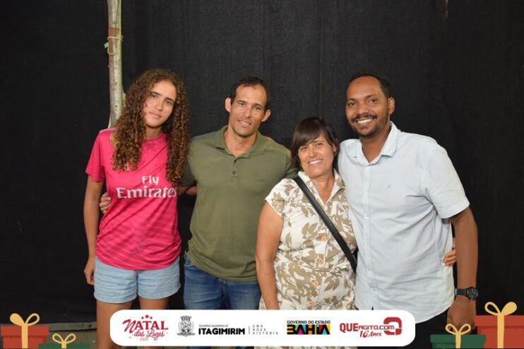 Natal das Luzes movimenta Itagimirim com grandes shows e praça lotada 25