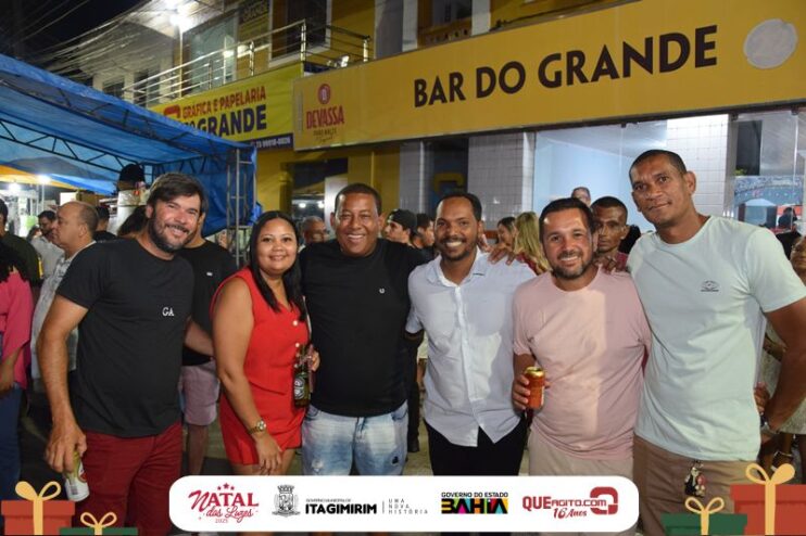 Natal das Luzes movimenta Itagimirim com grandes shows e praça lotada 27