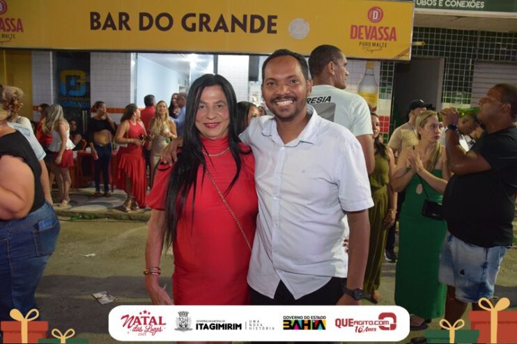 Natal das Luzes movimenta Itagimirim com grandes shows e praça lotada 37